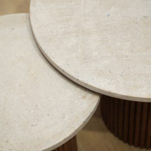 Table d'appoint en travertin