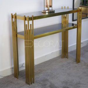 Table console design en inox doré et verre, style contemporain minimaliste