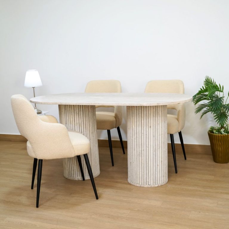 table à manger en travertin