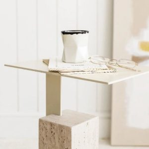 Table d'appoint moderne en travertin