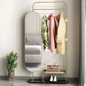 Miroir sur pied