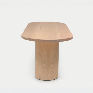 table ovale en chêne moderne