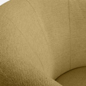 Détail du tissu jaune effet lin du fauteuil scandinave Soltis