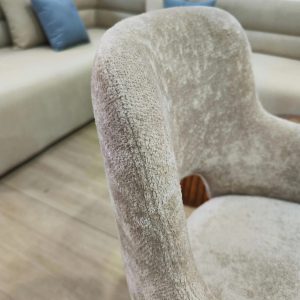 Chaise avec accoudoirs, tissu beige