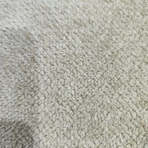 Chaise avec accoudoirs, tissu beige